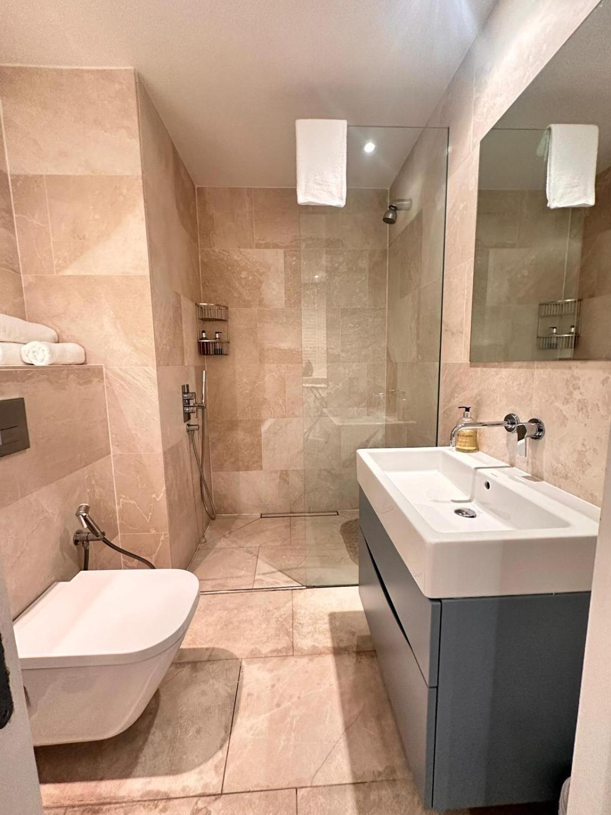 Spacious Central London Flat - 2Bhk Exterior photo