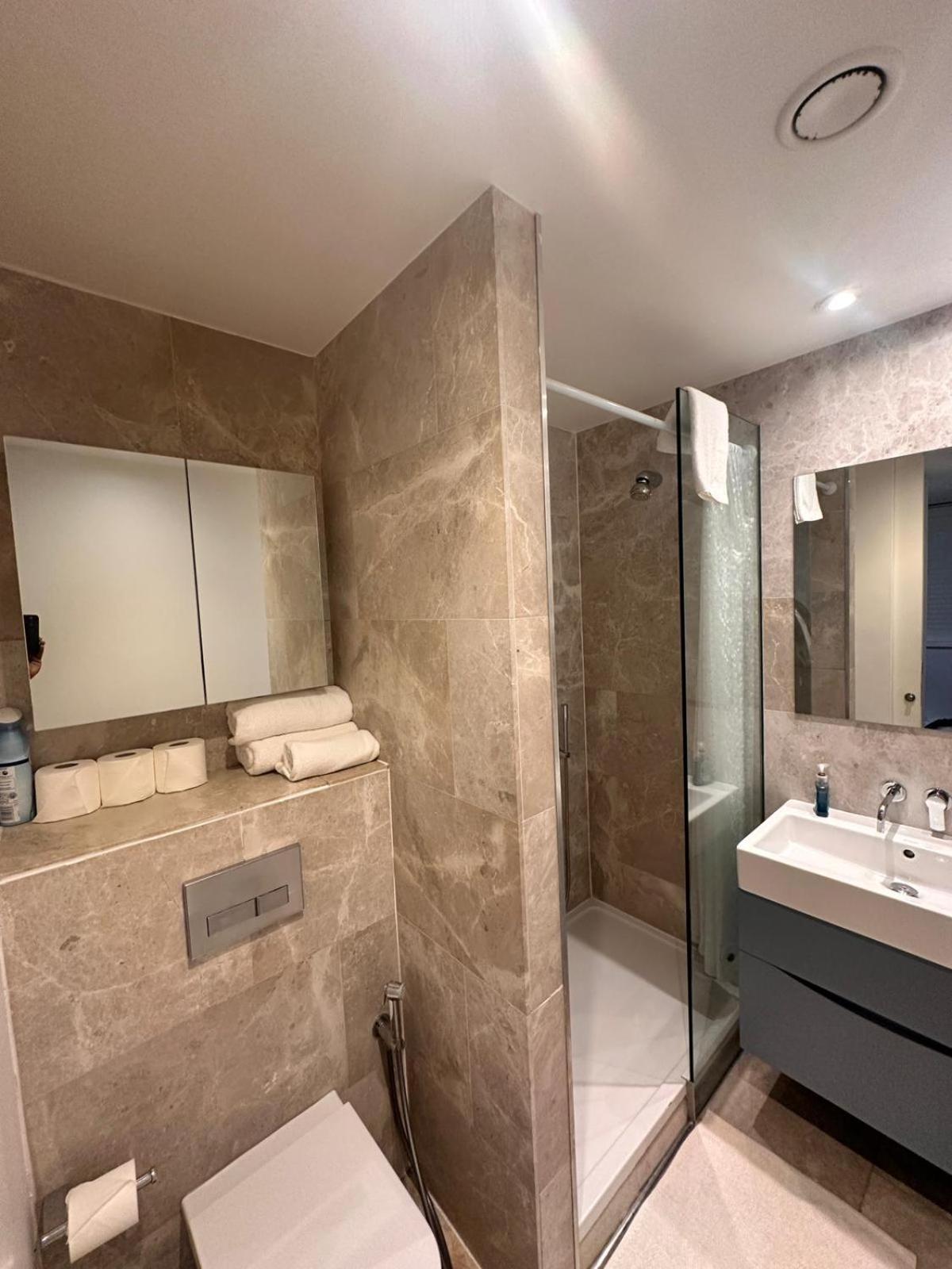 Spacious Central London Flat - 2Bhk Exterior photo
